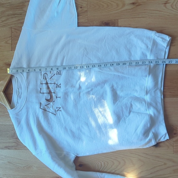 Nike. Vintage Sweatshirt Crewneck Air Logo Swoosh. White. Size Medium** - Picture 5 of 6